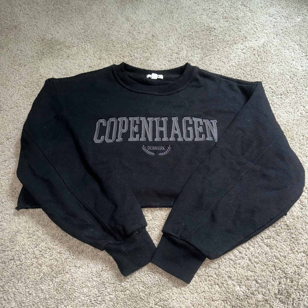 Garage Black cropped Crew Neck